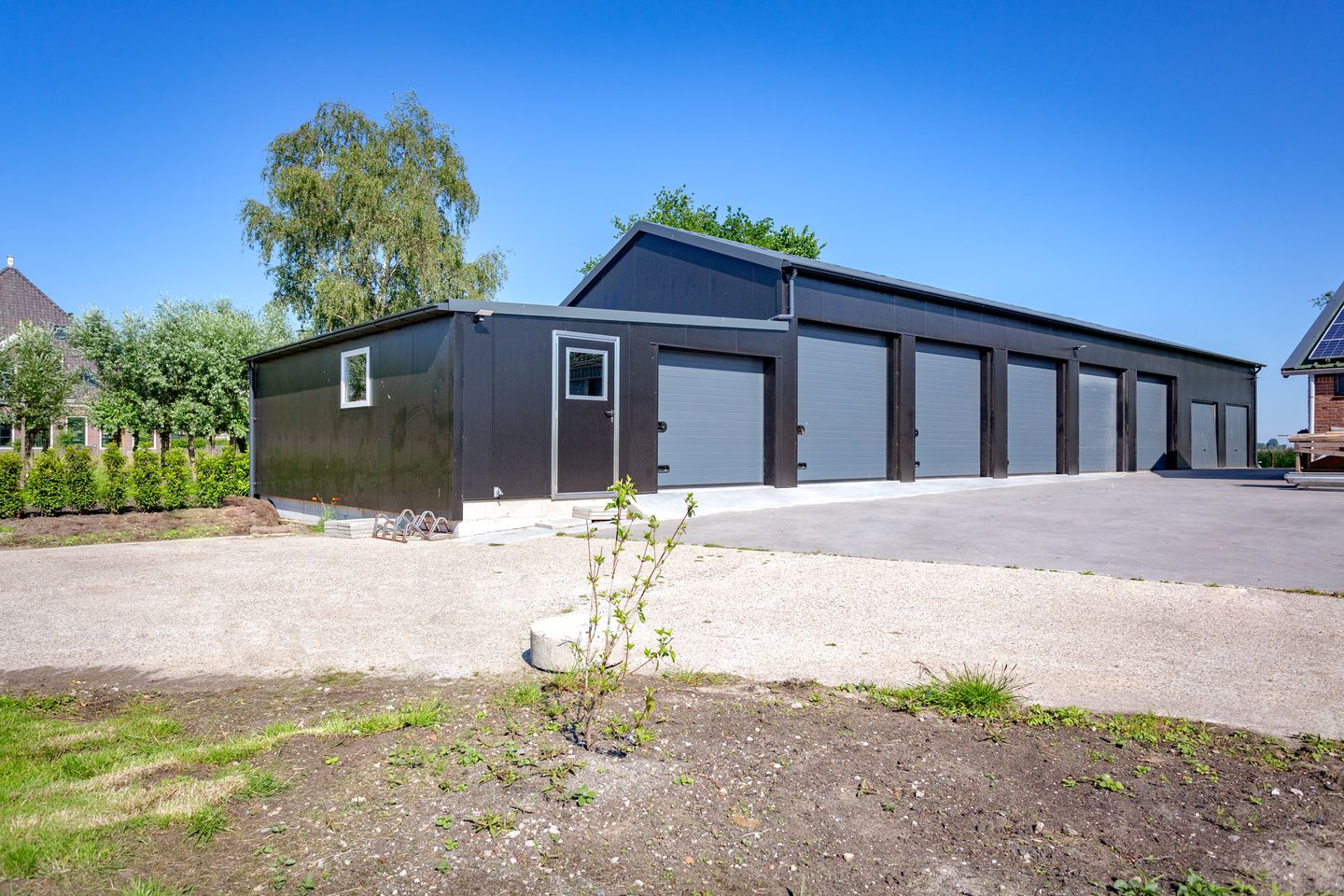 View photo 1 of Broekergouw 2