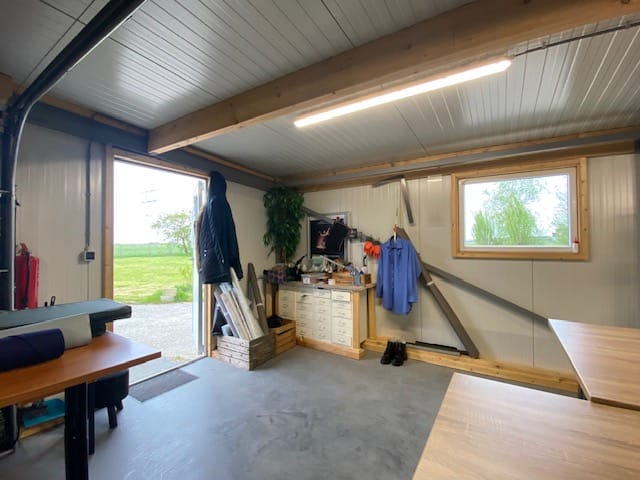 View photo 5 of Broekergouw 2