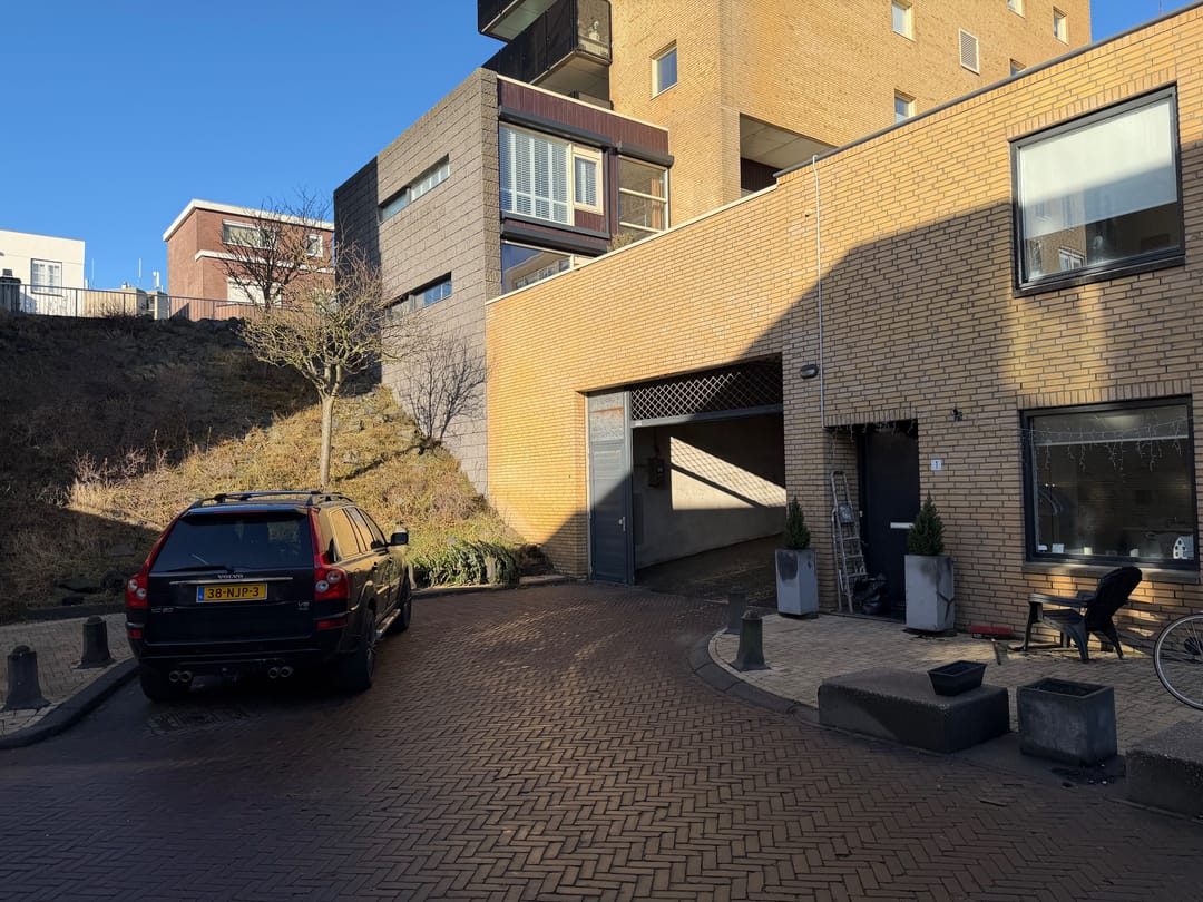 Photo 1 of Van Speijkstraat-parkeerplaats nr.1