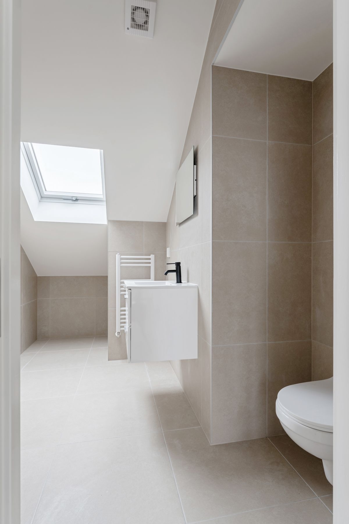 Photo 19 of Hogenbanweg 112-D