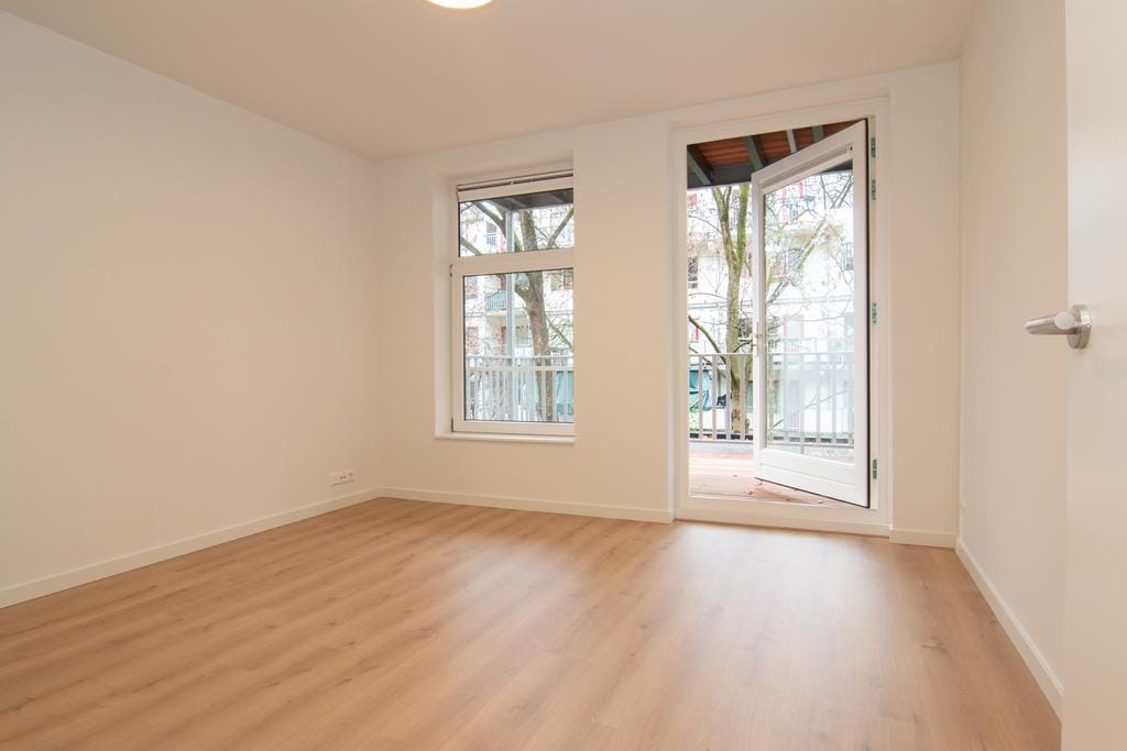Photo 9 of Burmanstraat 29-1