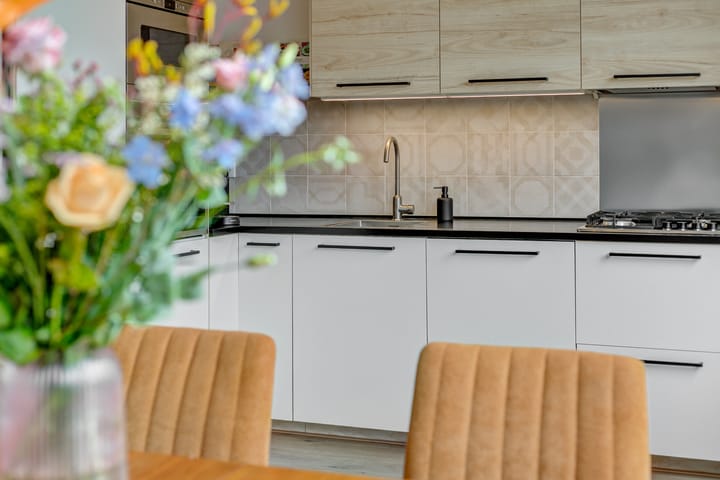 Photo 11 of Raadhuisstraat 102