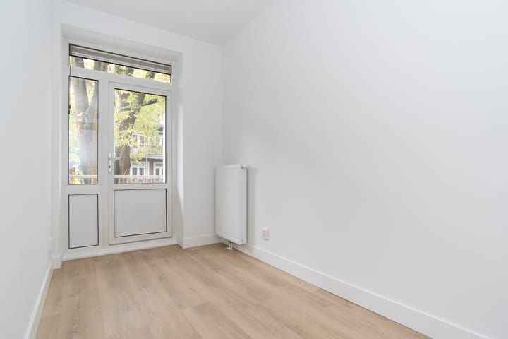 Photo 13 of Nickeriestraat 46-1