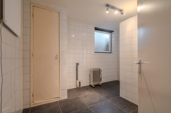 Photo 16 of Esbörgstraat 41