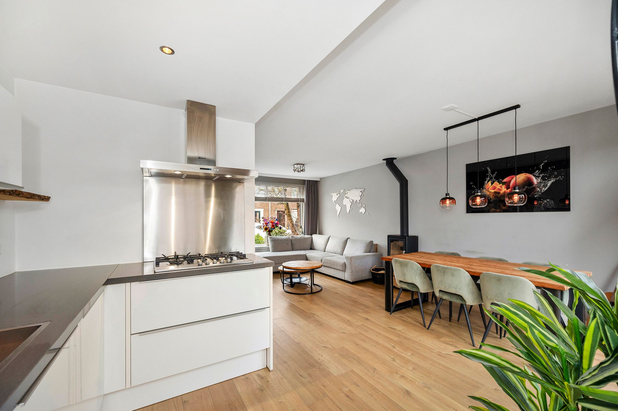Photo 9 of Cort van der Lindenstraat 44