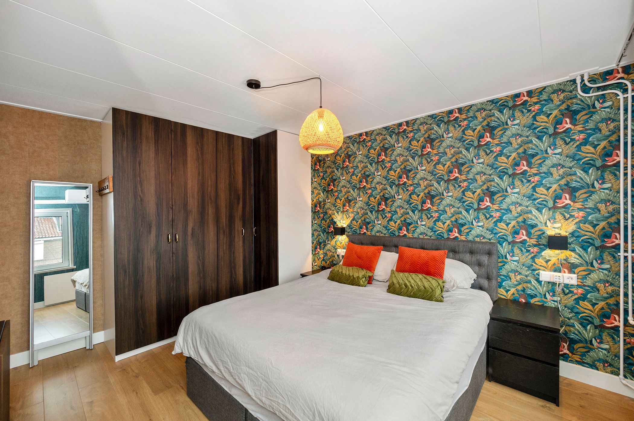 Photo 18 of Cort van der Lindenstraat 44