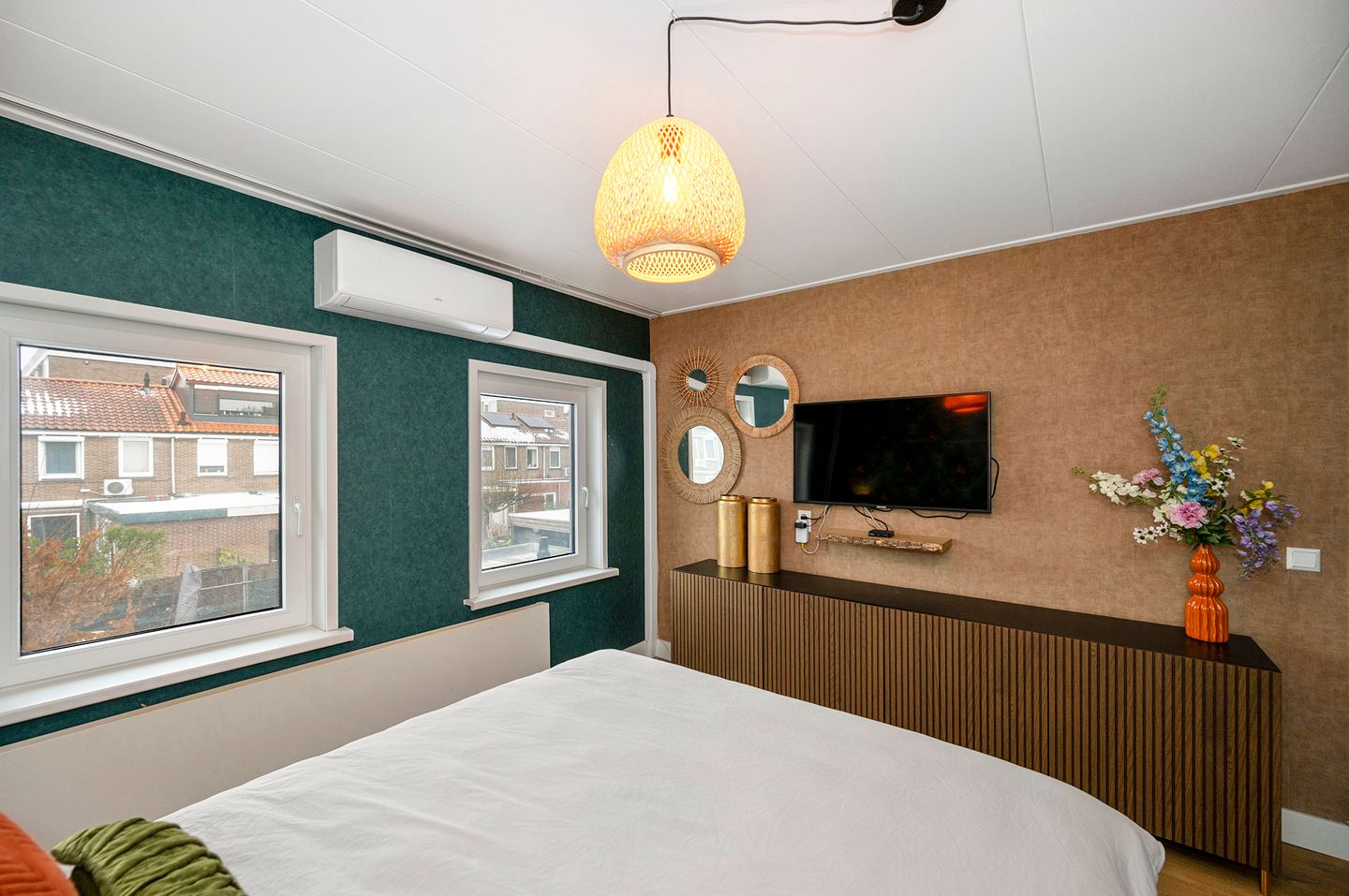 Photo 19 of Cort van der Lindenstraat 44