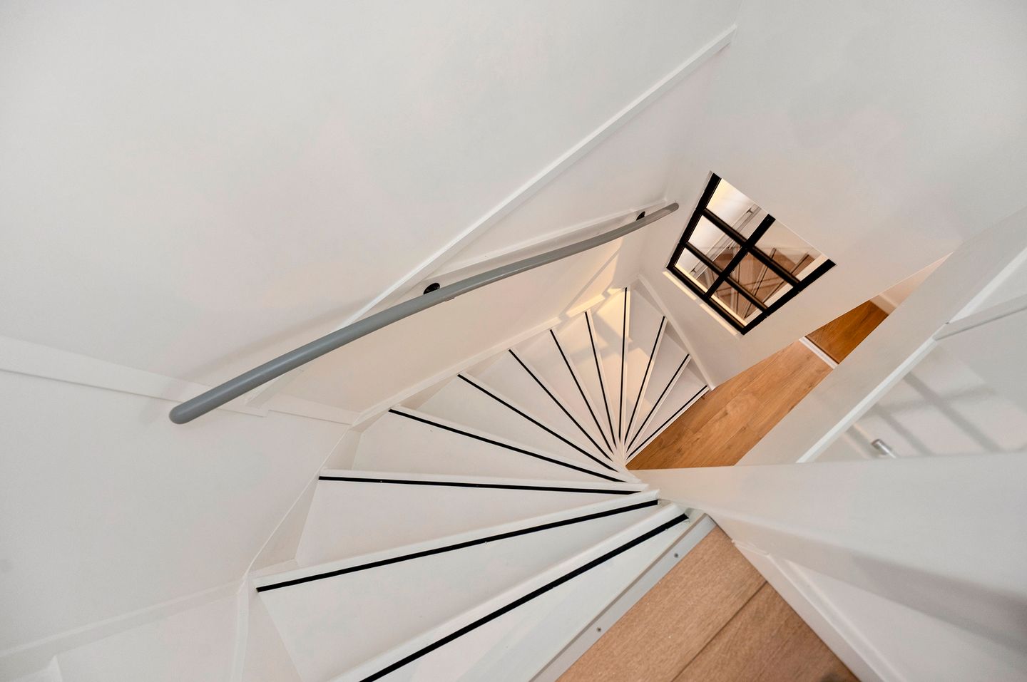 Photo 25 of Cort van der Lindenstraat 44