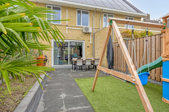 Foto 26 van Baron van Hallstraat 20