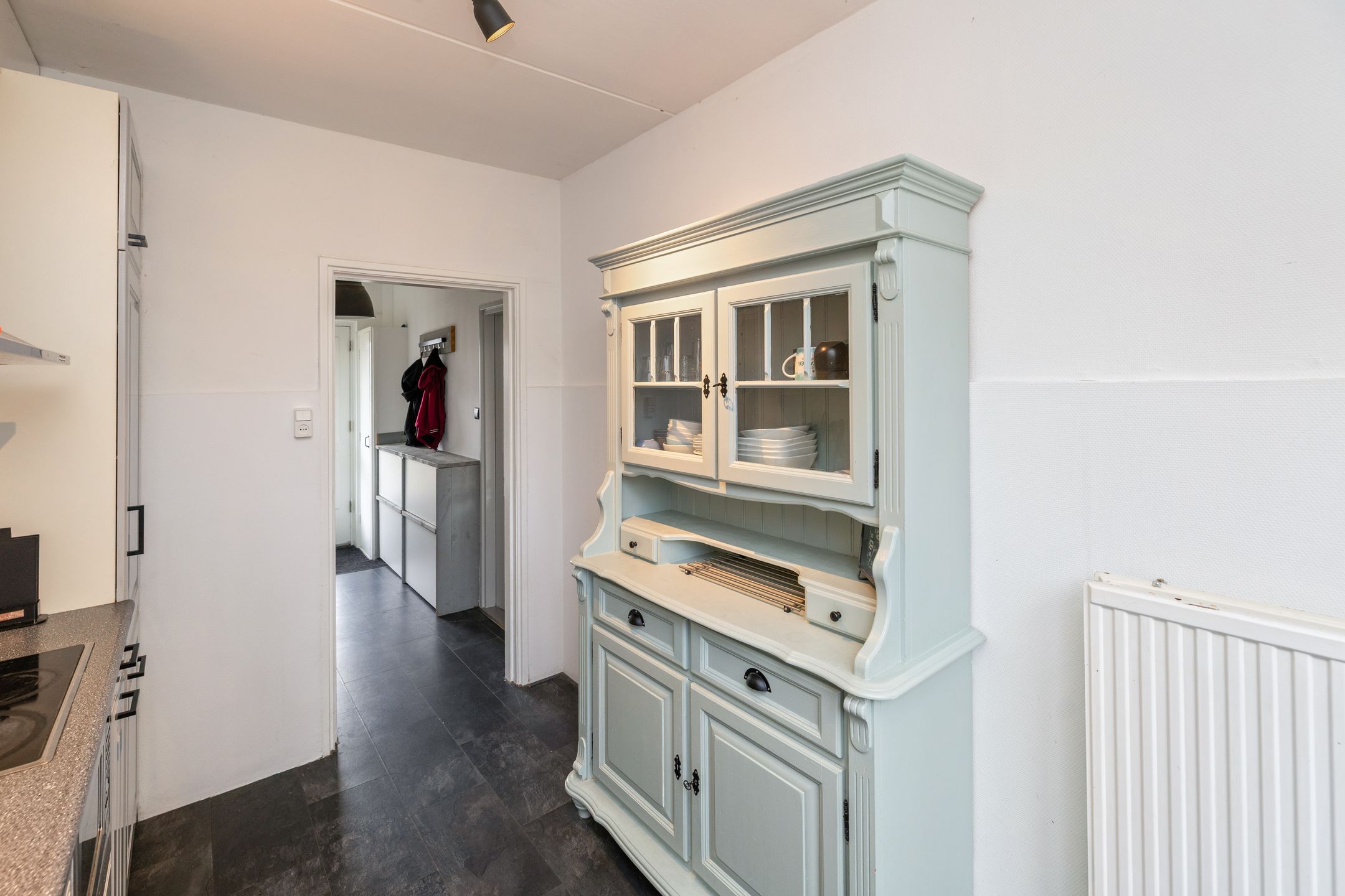 Photo 12 of Van Oldenbarneveltstraat 52