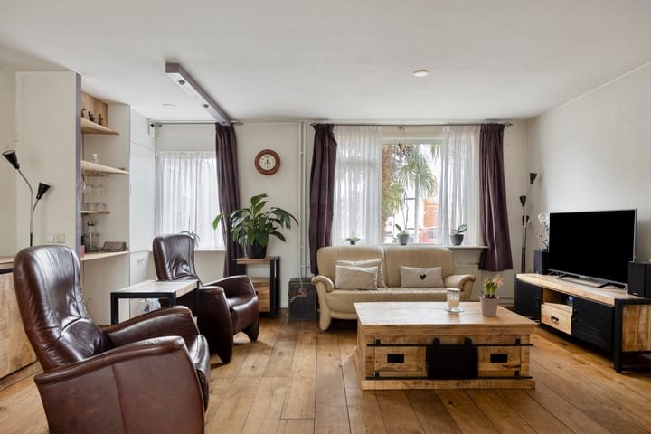 Foto 2 van Den Bult 12