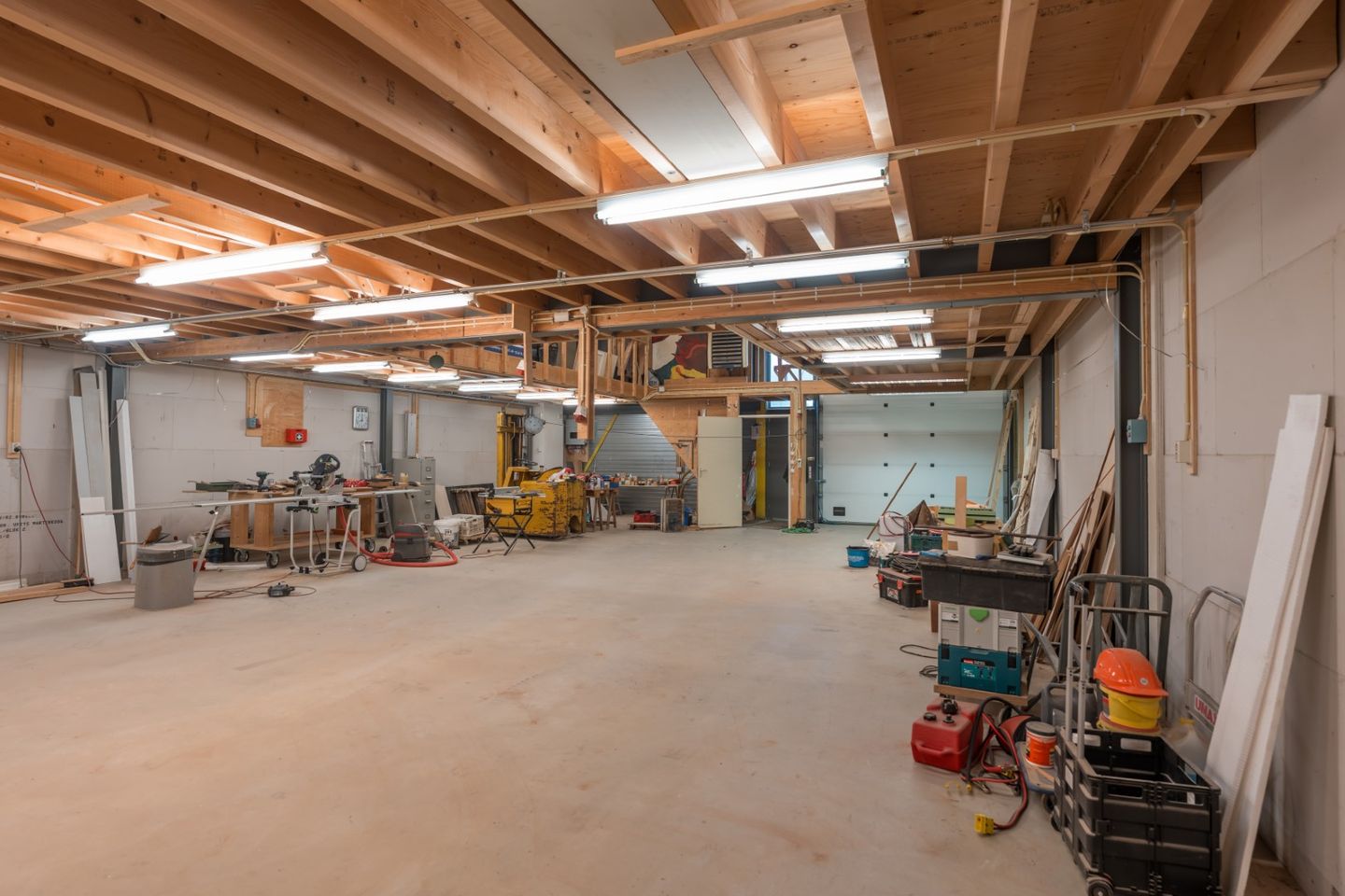 Bekijk foto 3 van Wezelkoog 42