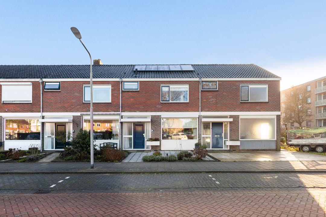 Photo 37 of Treubstraat 3