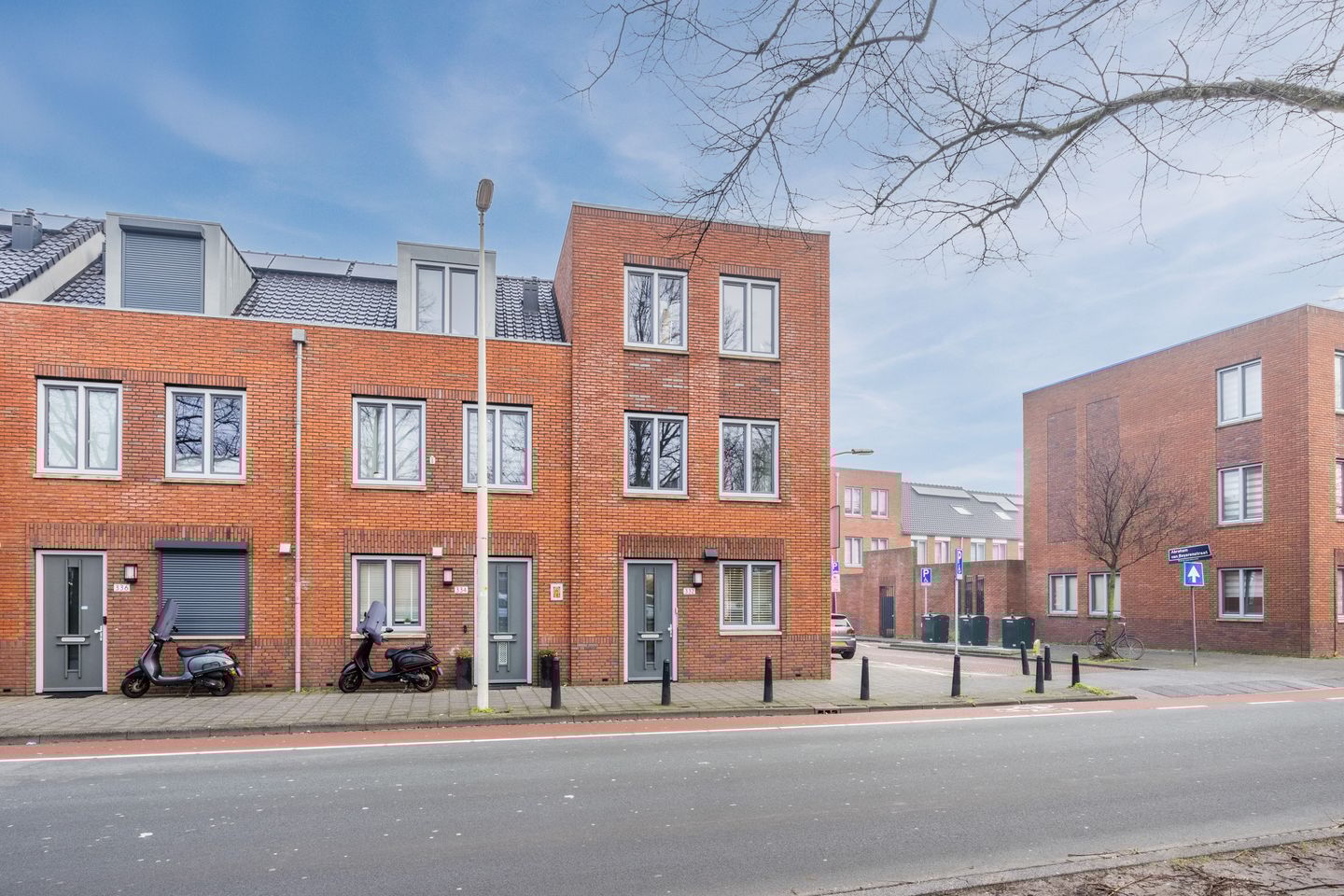 Photo 1 of Parallelweg 332