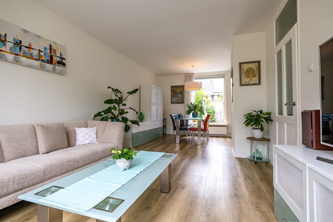 Photo 2 of Golfslag 83