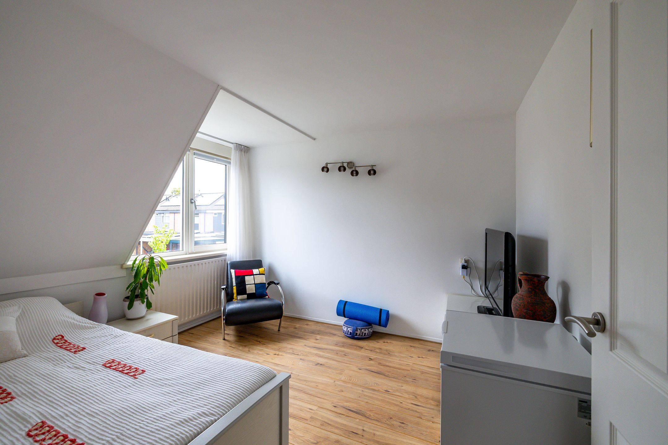 Photo 33 of Golfslag 83