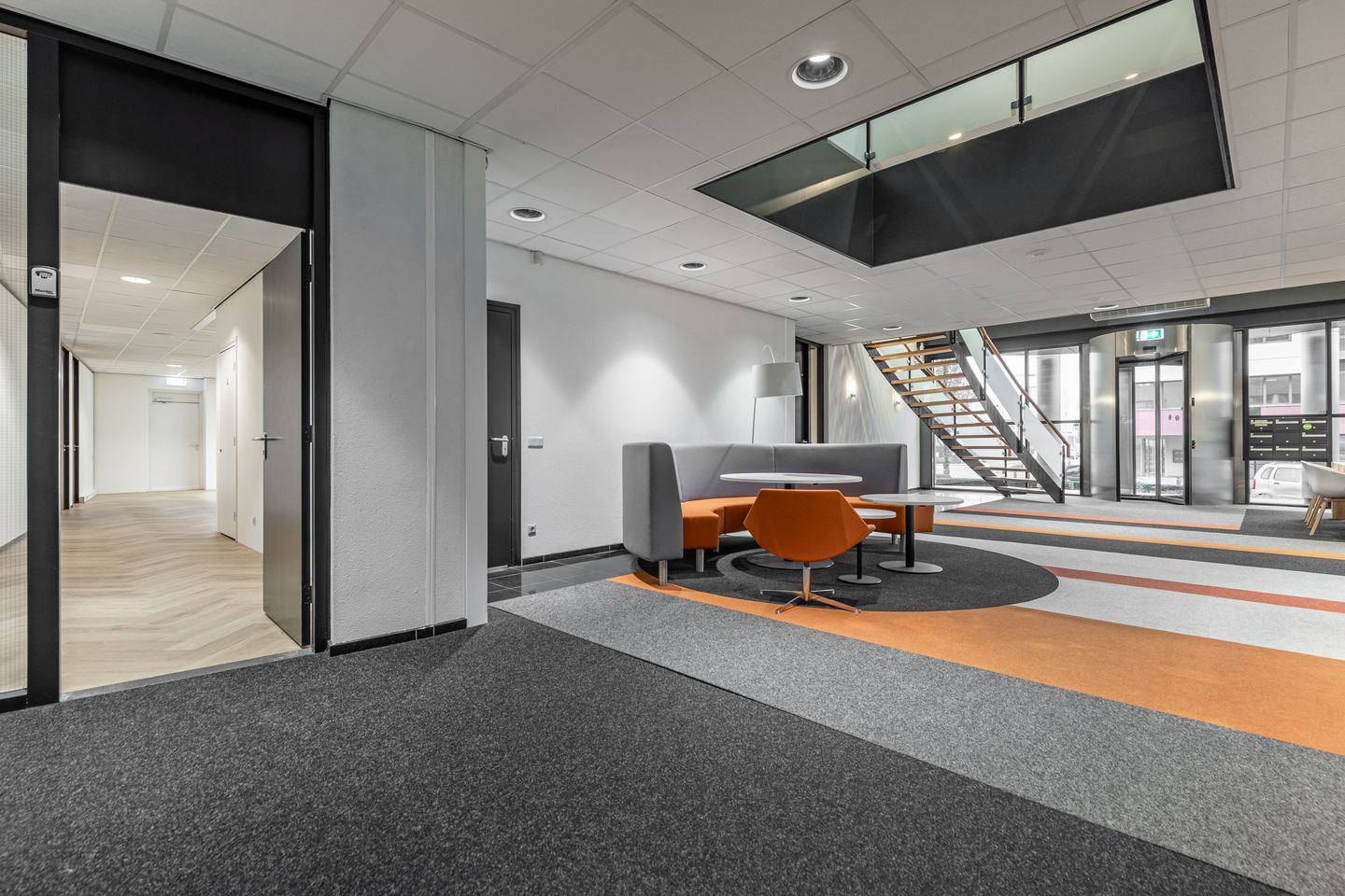 View photo 5 of de Waal 18-D