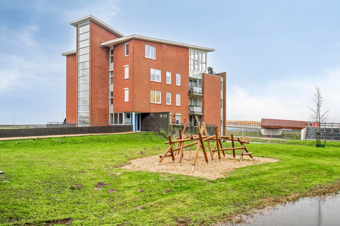 Photo 46 of Marinus Poststraat 107