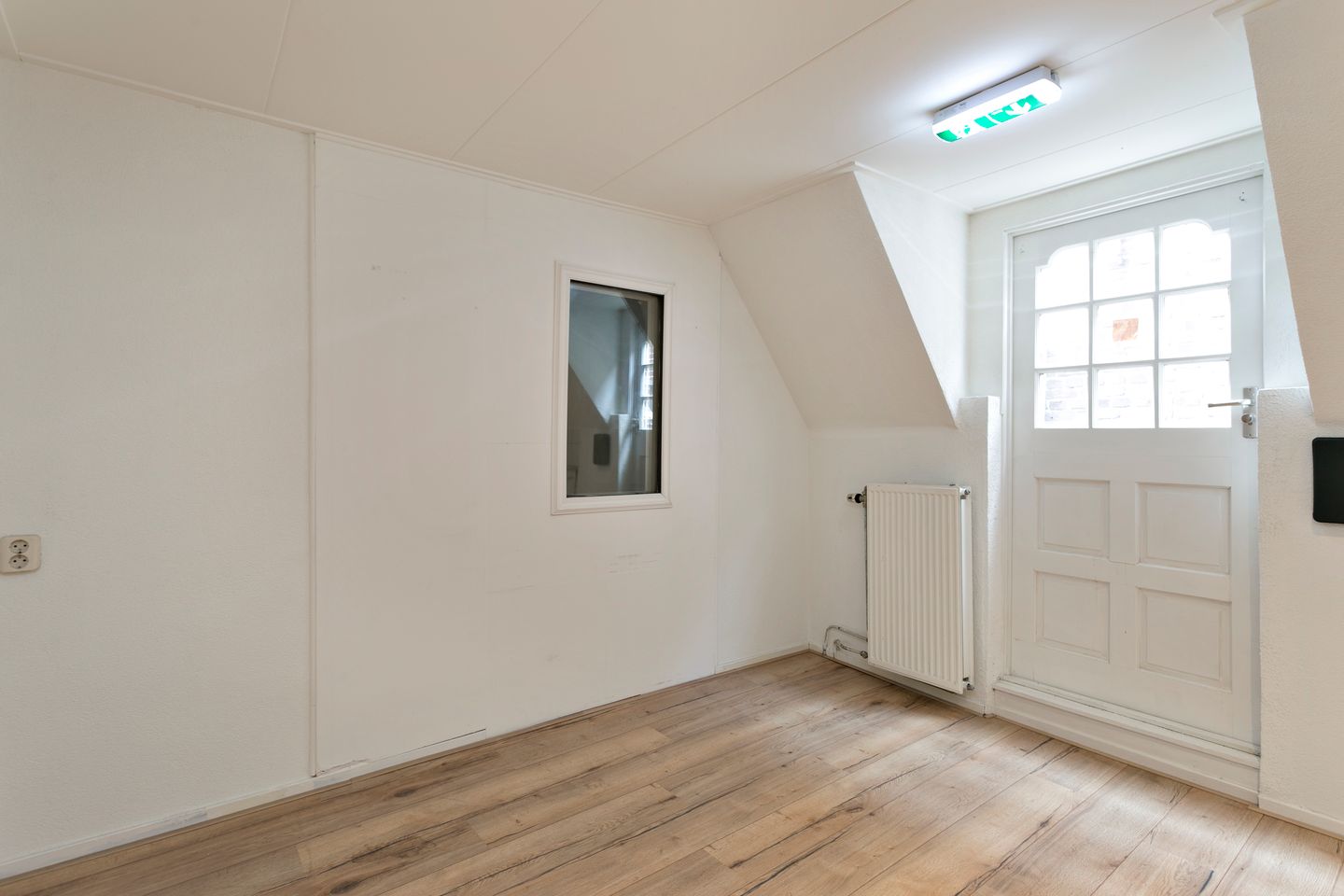 Photo 10 of Kolonel Wilsstraat 8