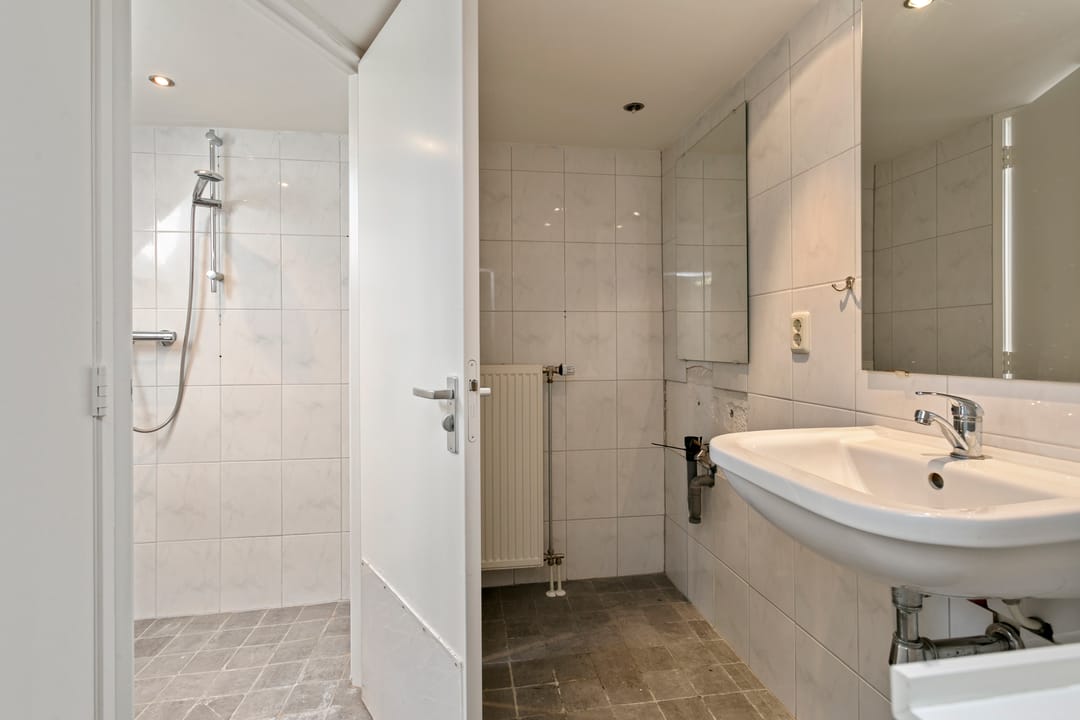 Photo 16 of Kolonel Wilsstraat 8