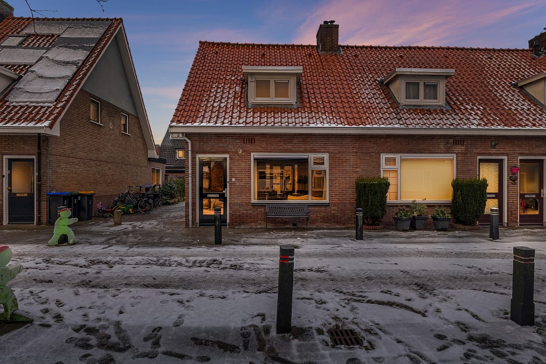 Foto 2 van Burgemeester Strick van Linschotenstraat 12