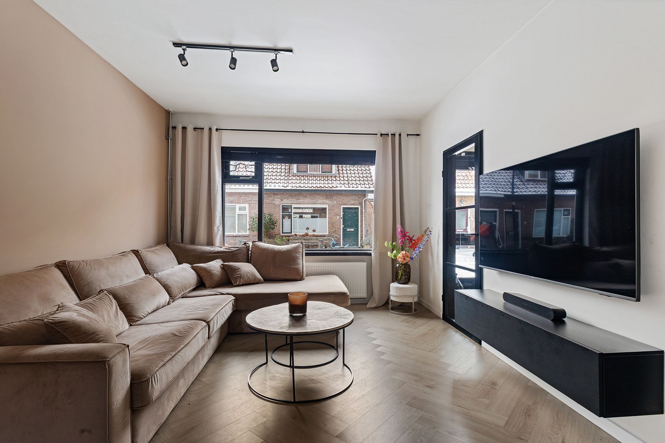 Foto 9 van Burgemeester Strick van Linschotenstraat 12