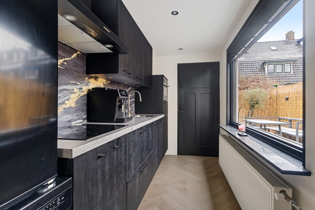 Foto 13 van Burgemeester Strick van Linschotenstraat 12