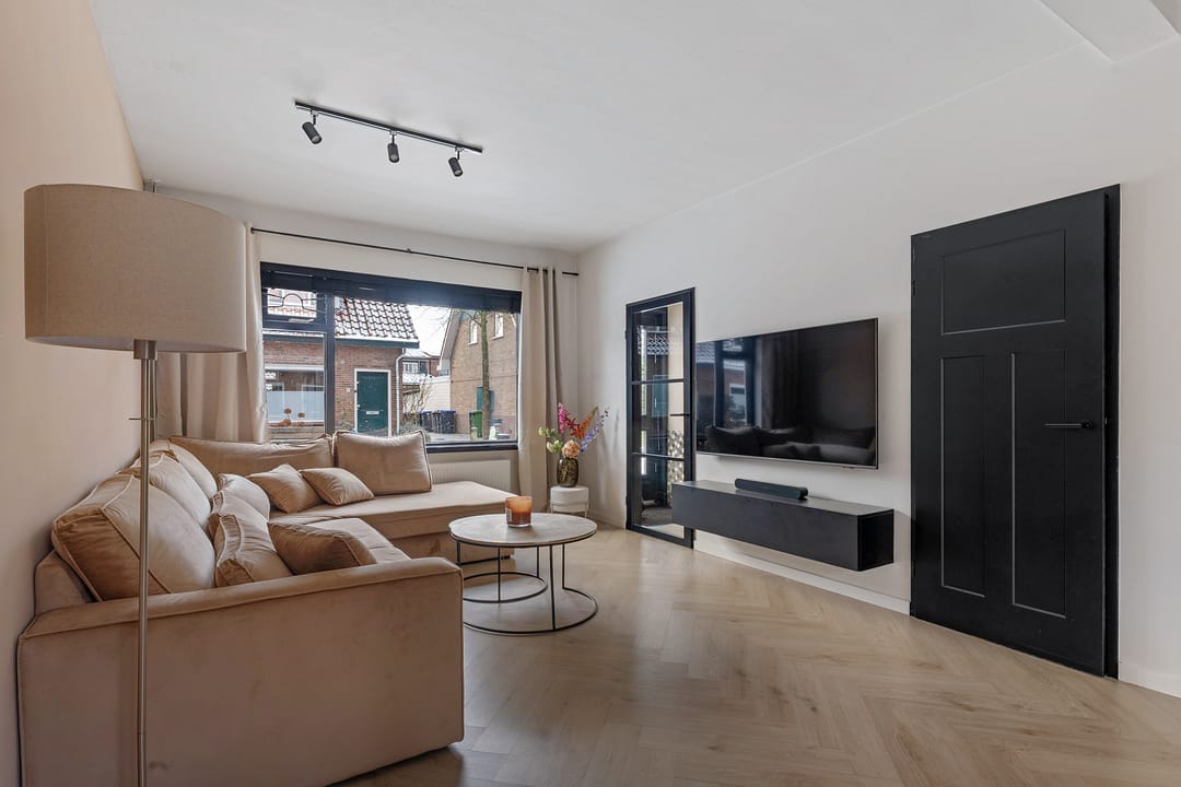 Foto 8 van Burgemeester Strick van Linschotenstraat 12