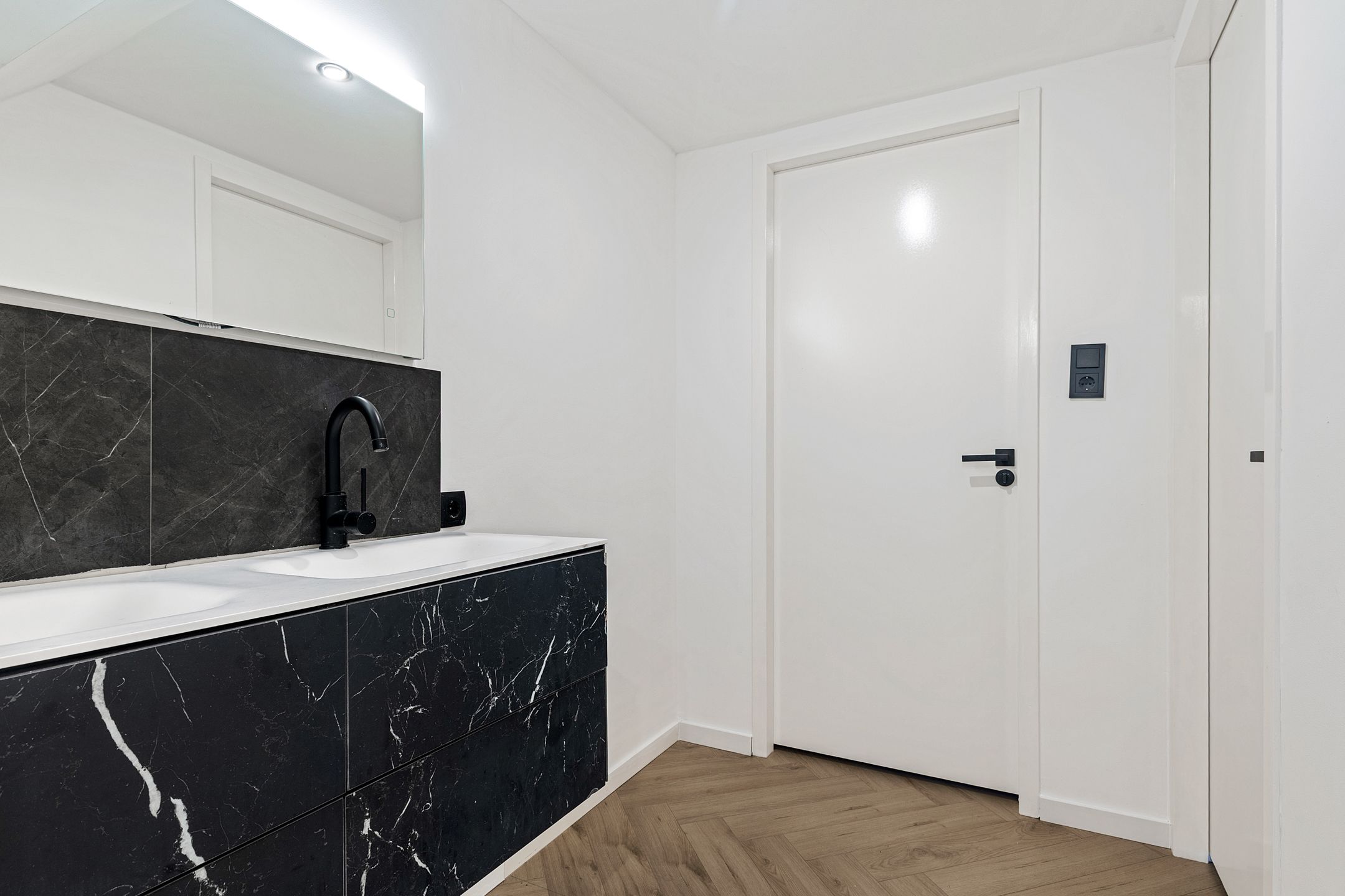 Foto 27 van Burgemeester Strick van Linschotenstraat 12