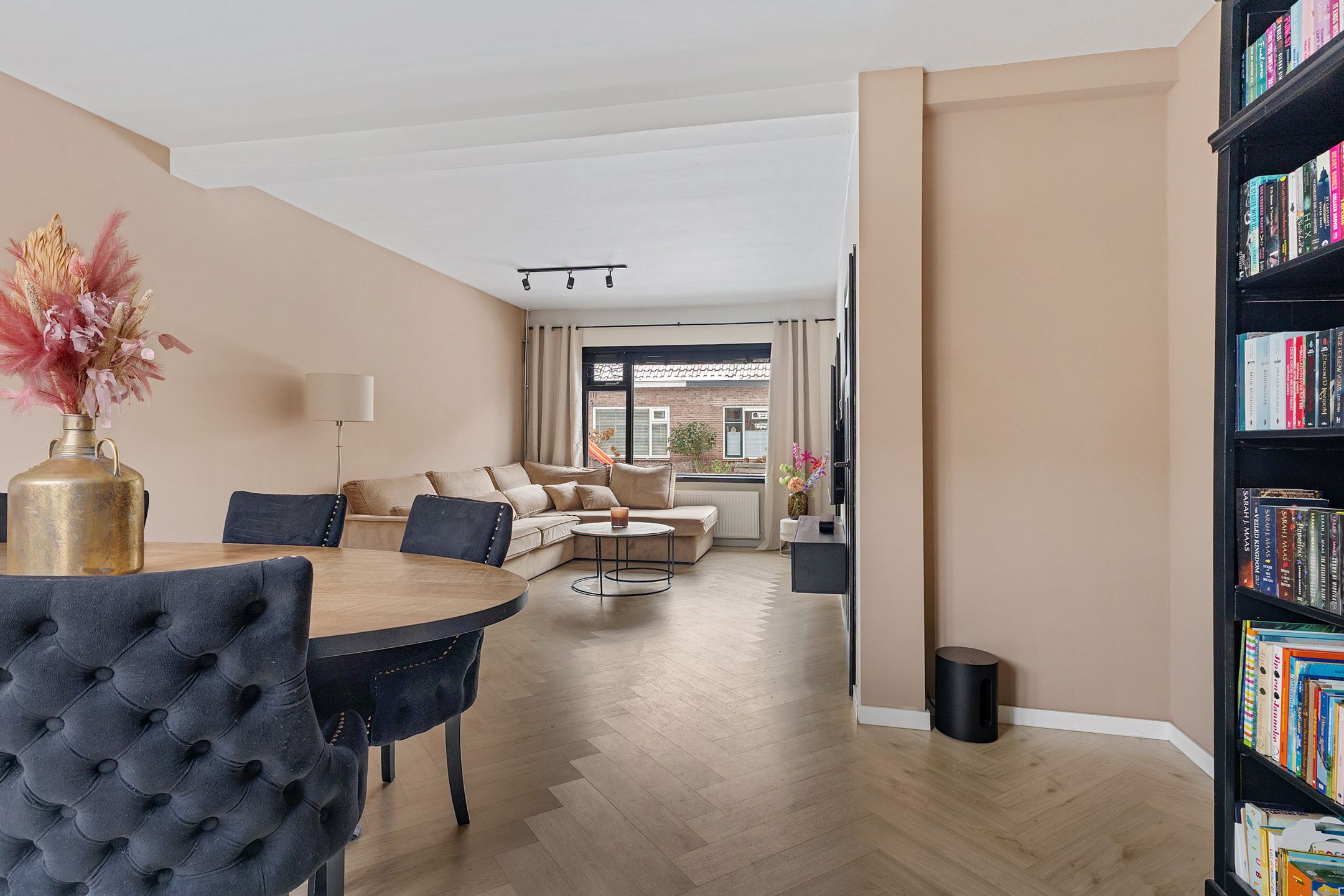 Foto 12 van Burgemeester Strick van Linschotenstraat 12