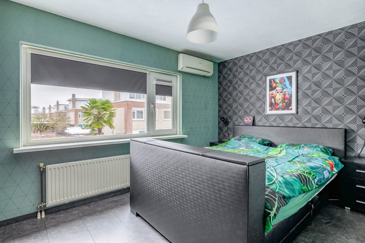 Foto 24 van Adrienne Solserpad 8