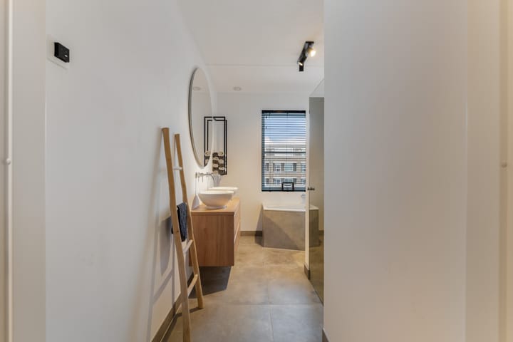 Foto 46 van Hendrik van Naaldwijkstraat 2-E