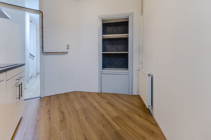 Photo 9 of Jan Willem Frisostraat 39-B