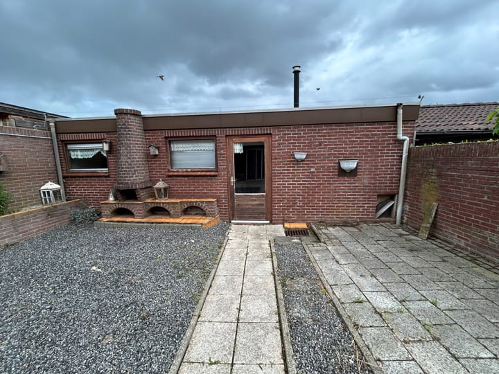 Foto 6 van Heiveldplein 6