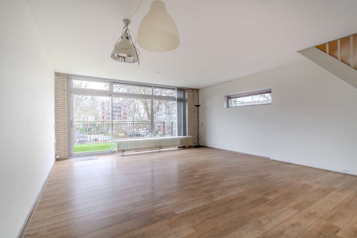 Foto 2 van Adama van Scheltemaplein 98