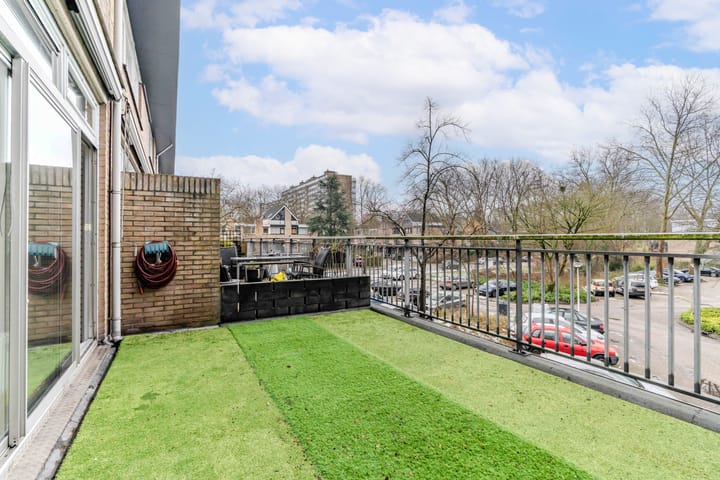 Foto 16 van Adama van Scheltemaplein 98