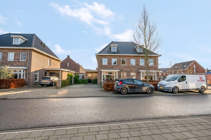 Foto 43 van Meester A Datemalaan 12