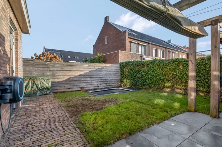 Foto 47 van Meester A Datemalaan 12