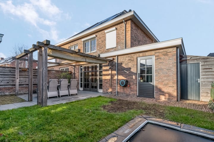 Foto 49 van Meester A Datemalaan 12