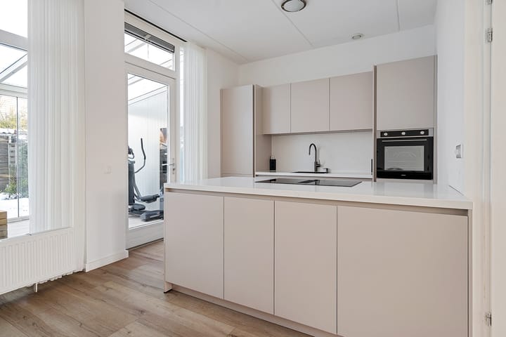 Foto 24 van Roelofsbeldstraat 6