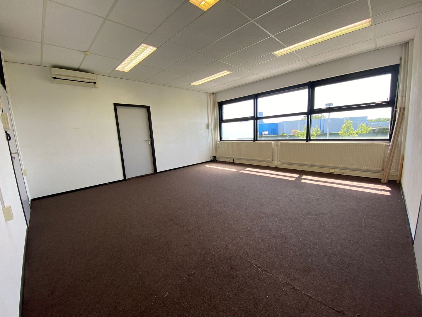 View photo 2 of Markerkant 12 1-38