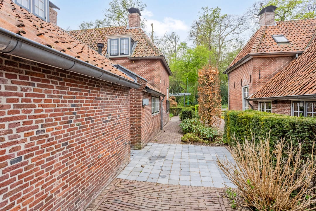 Photo 11 of Dorpsstraat 18