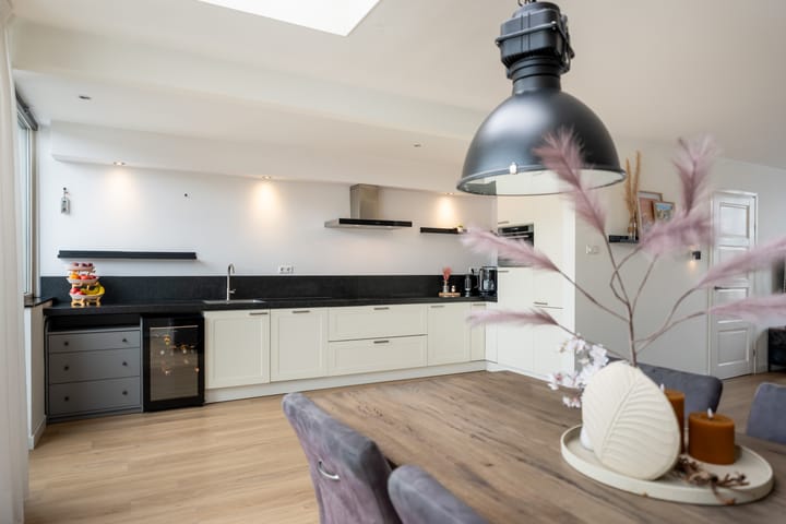 Foto 12 van Julianalaan 21