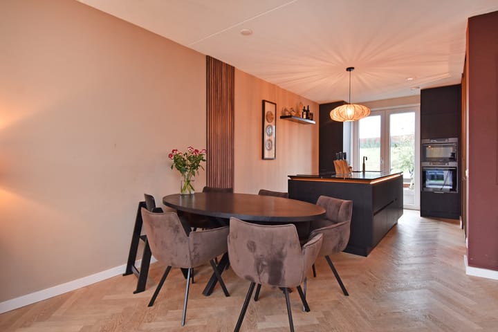 Photo 9 of Anna Ruyschstraat 27