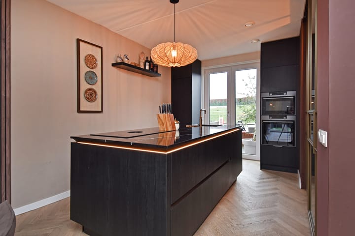 Photo 10 of Anna Ruyschstraat 27