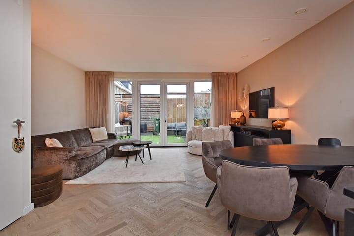 Photo 12 of Anna Ruyschstraat 27