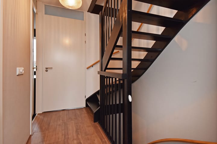 Photo 21 of Anna Ruyschstraat 27