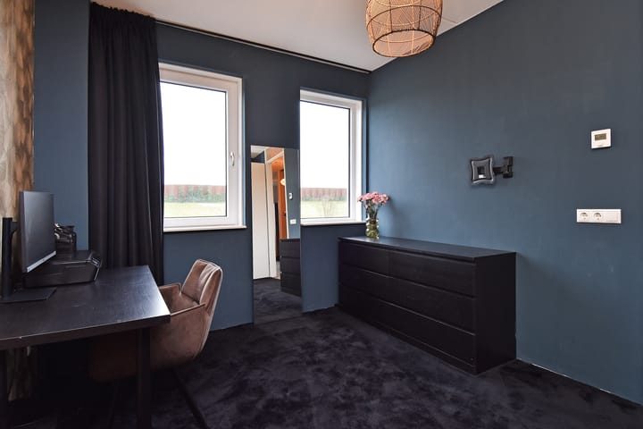 Photo 26 of Anna Ruyschstraat 27