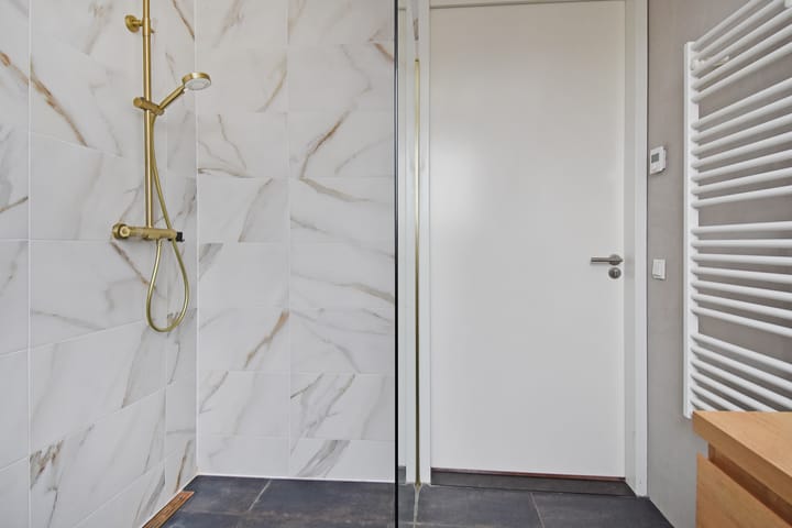 Photo 28 of Anna Ruyschstraat 27