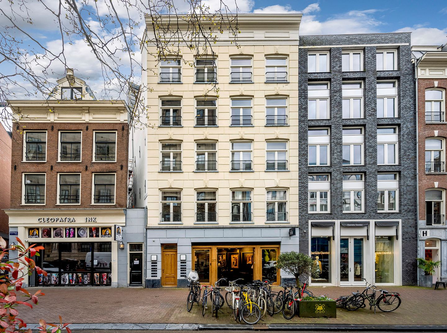 Bekijk foto 1 van Spuistraat 207